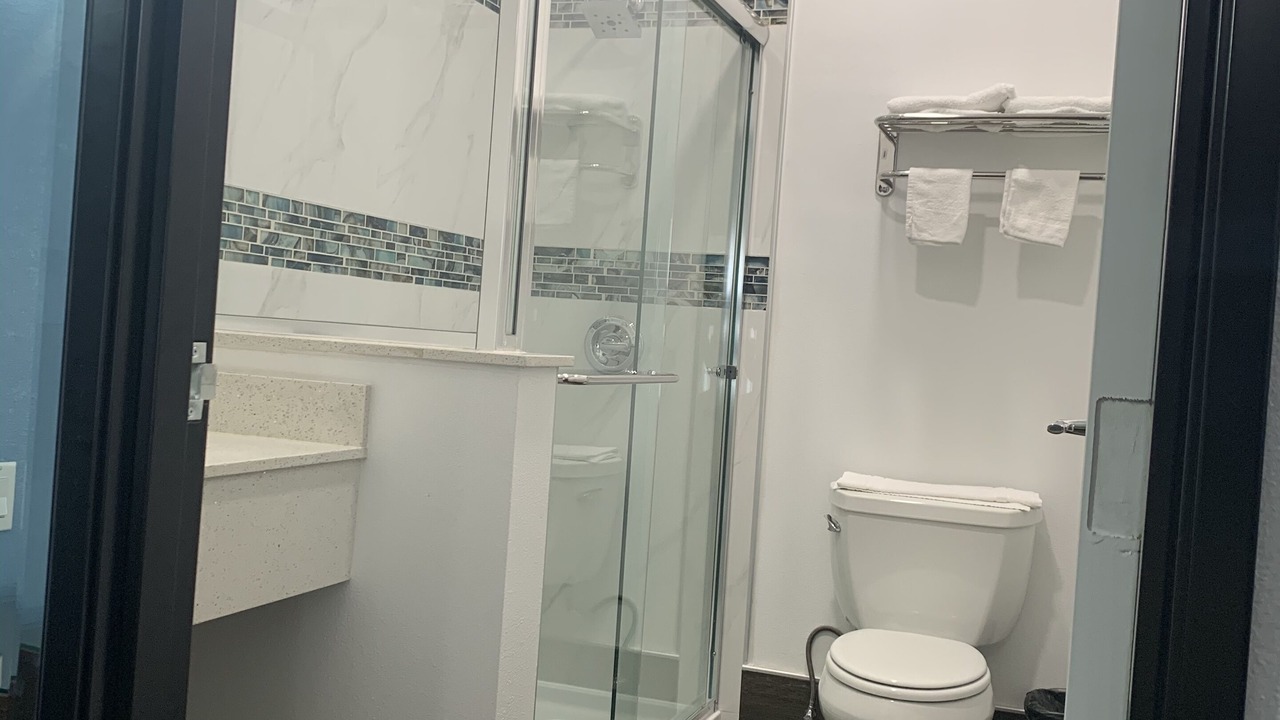 Photo of Bathroom in Harbor