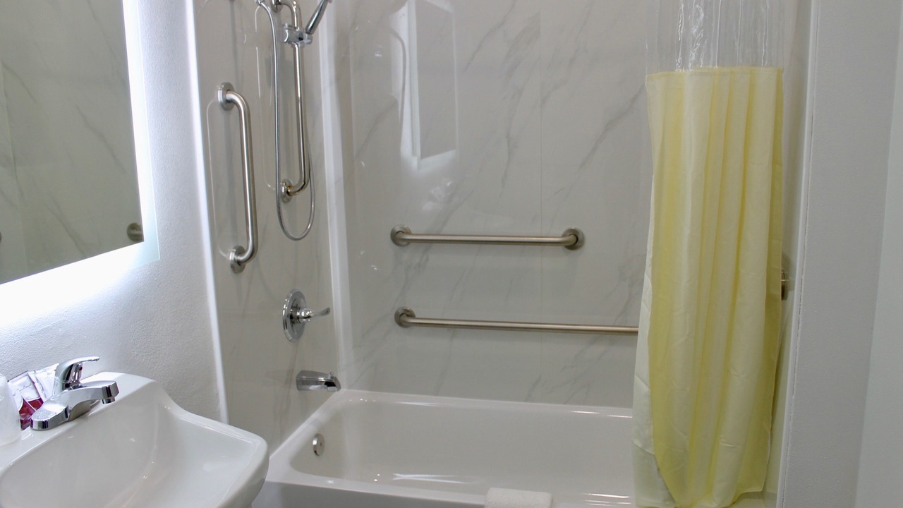 Photo of Bathroom in Harbor