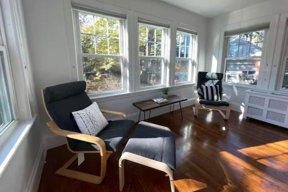 Photo of Livingroom in Cambridge