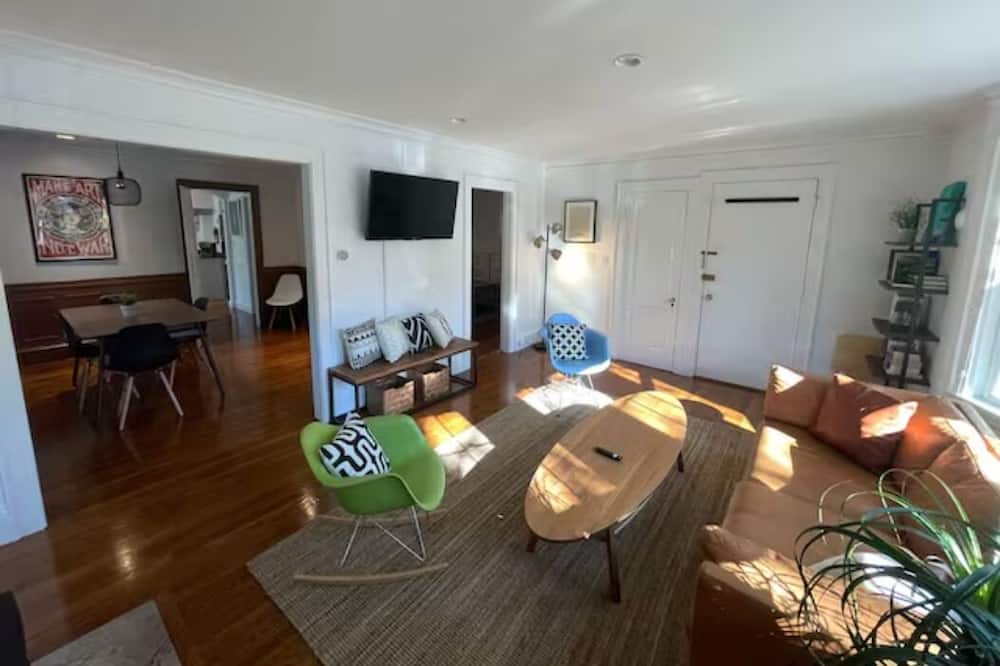 Photo of Livingroom in Cambridge