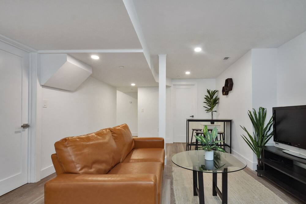Photo of Livingroom in Winter Hill