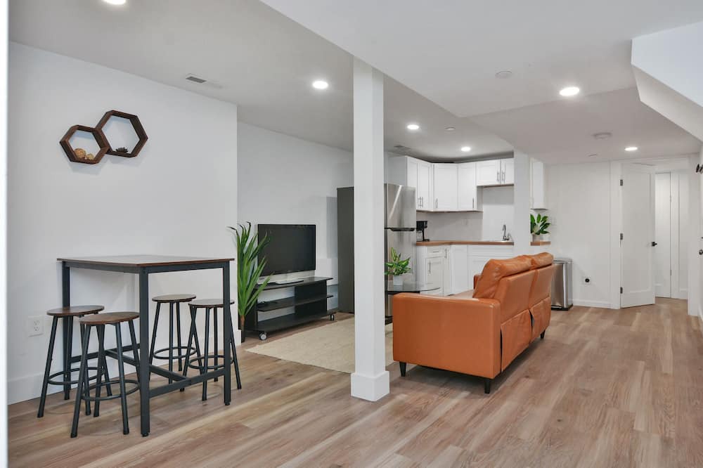 Photo of Livingroom in Winter Hill