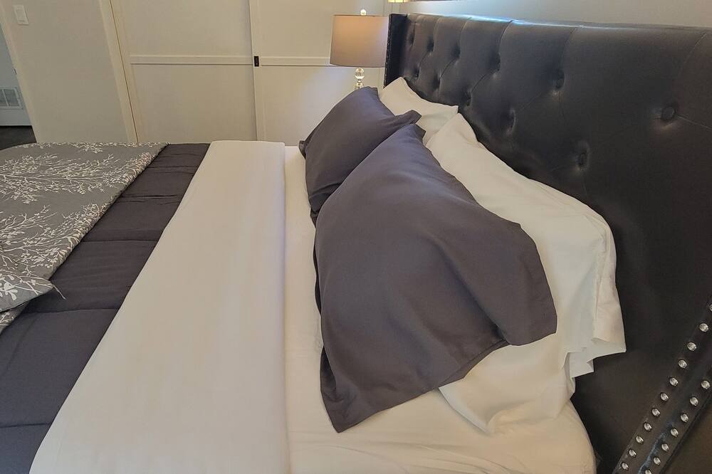 Photo of Bedroom in Northridge