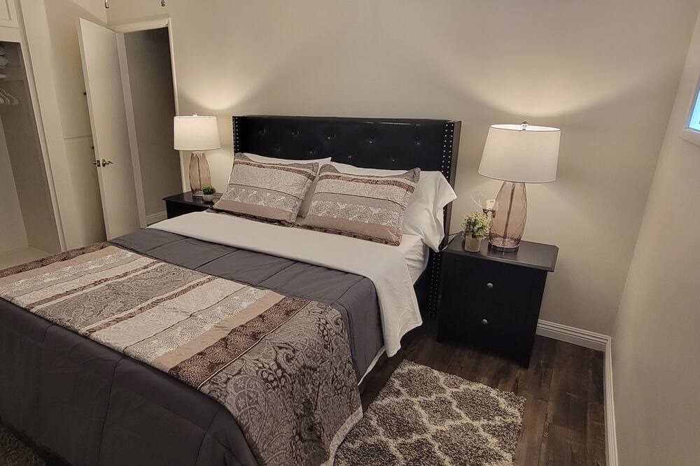 Photo of Bedroom in Northridge