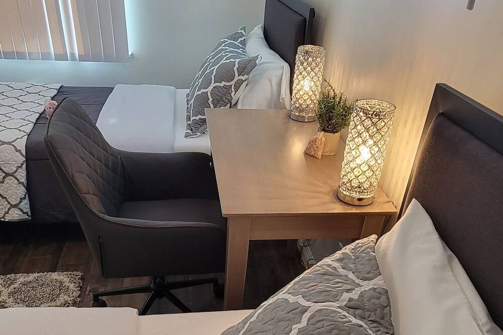 Photo of Bedroom in Northridge
