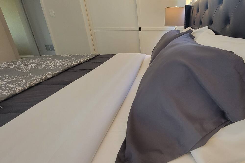 Photo of Bedroom in Northridge