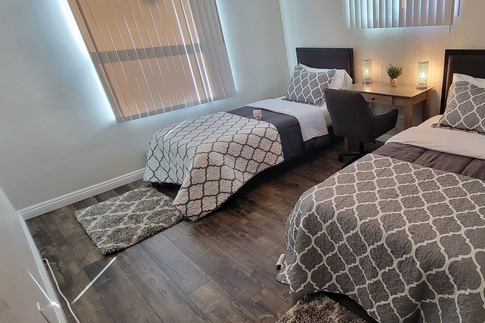Photo of Bedroom in Northridge