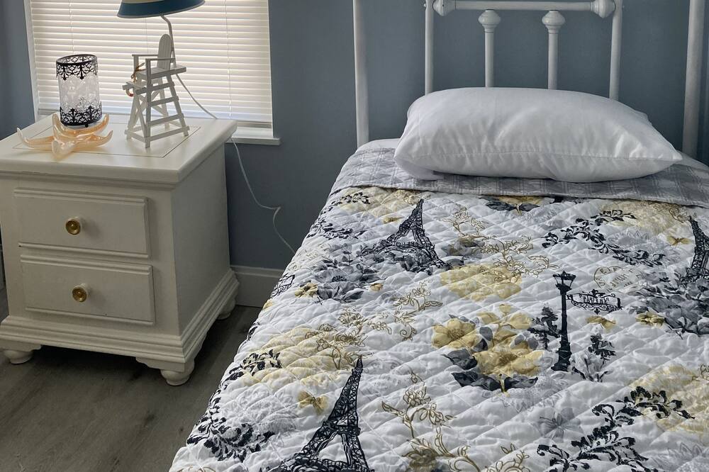 Photo of Bedroom in Shoreline Park