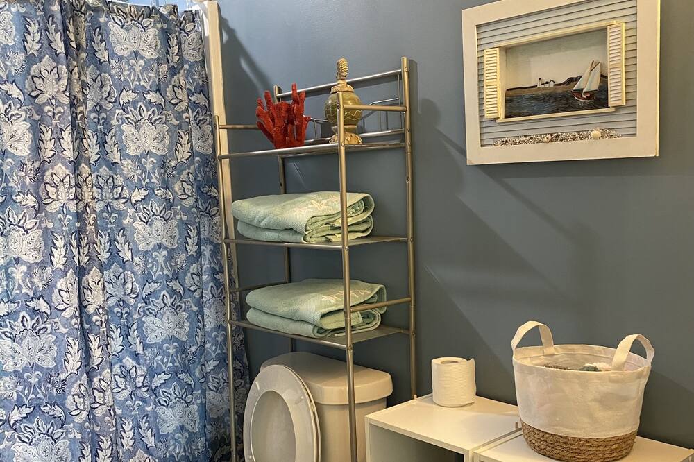Photo of Bathroom in Shoreline Park