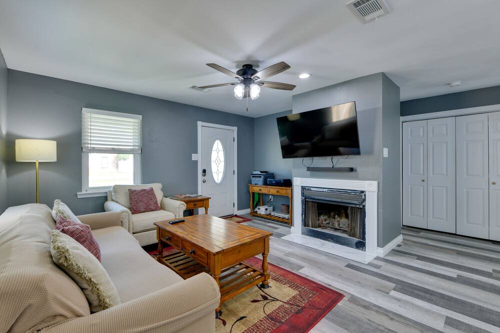Photo of Livingroom in Highlands - Perkins