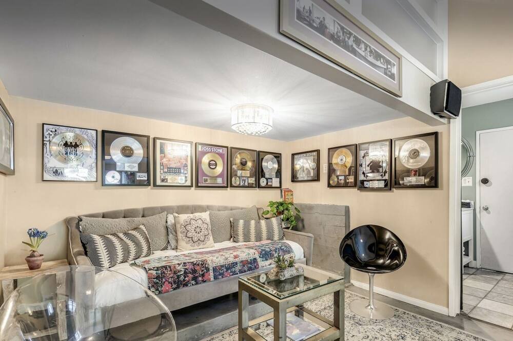 Photo of Livingroom in Calabasas