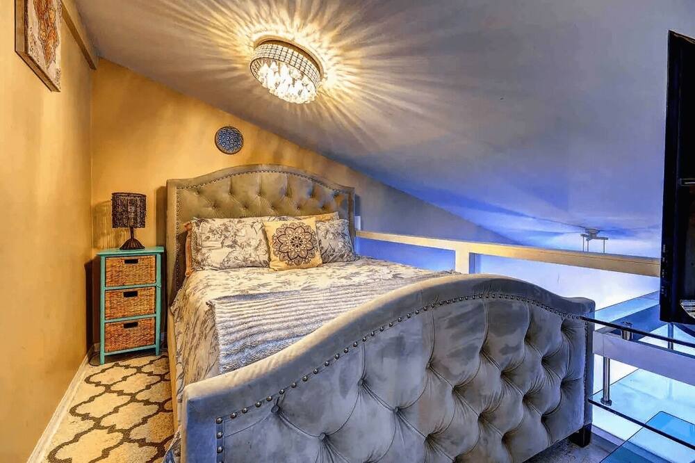 Photo of Bedroom in Calabasas
