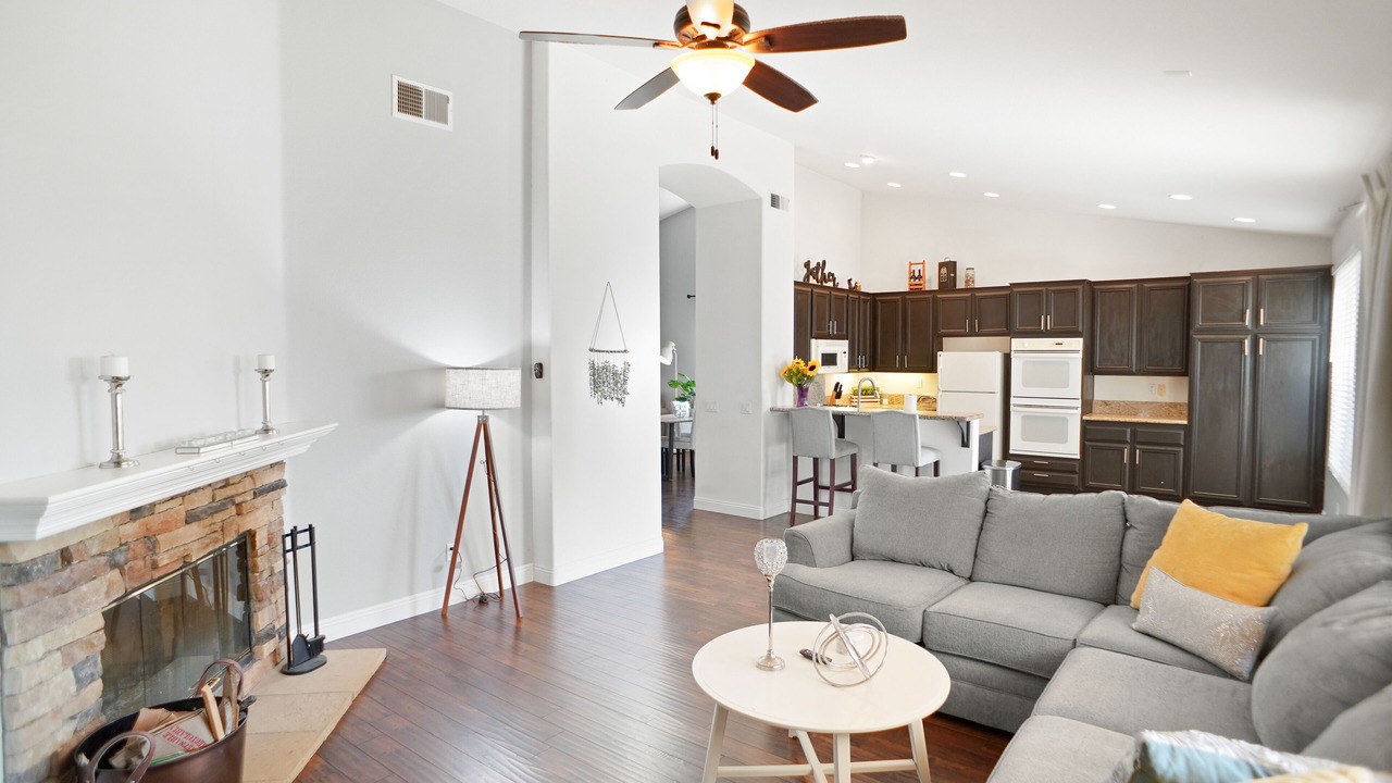 Photo of Livingroom in Canyon Country