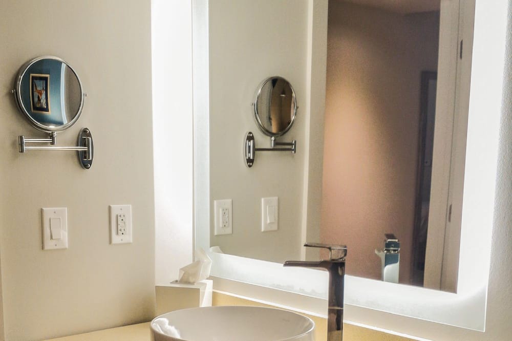 Photo of Bathroom in East Biloxi