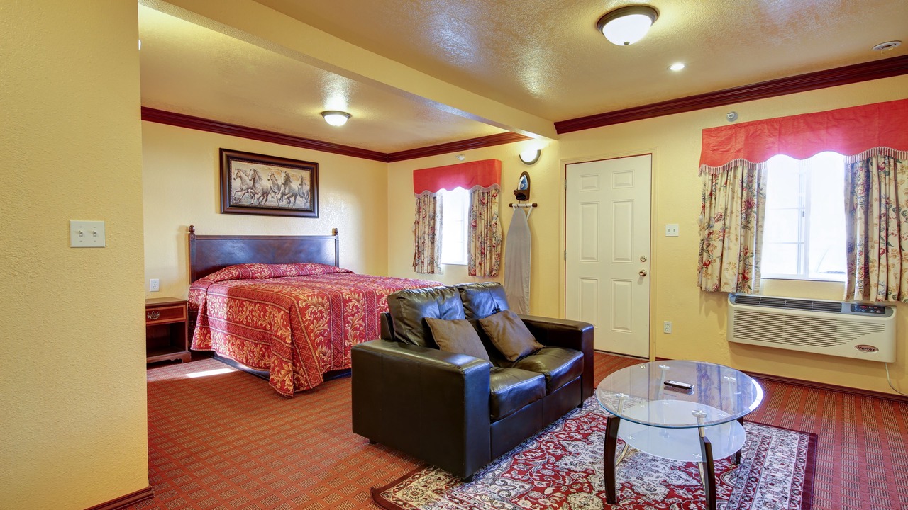 Photo of Livingroom in Lennox