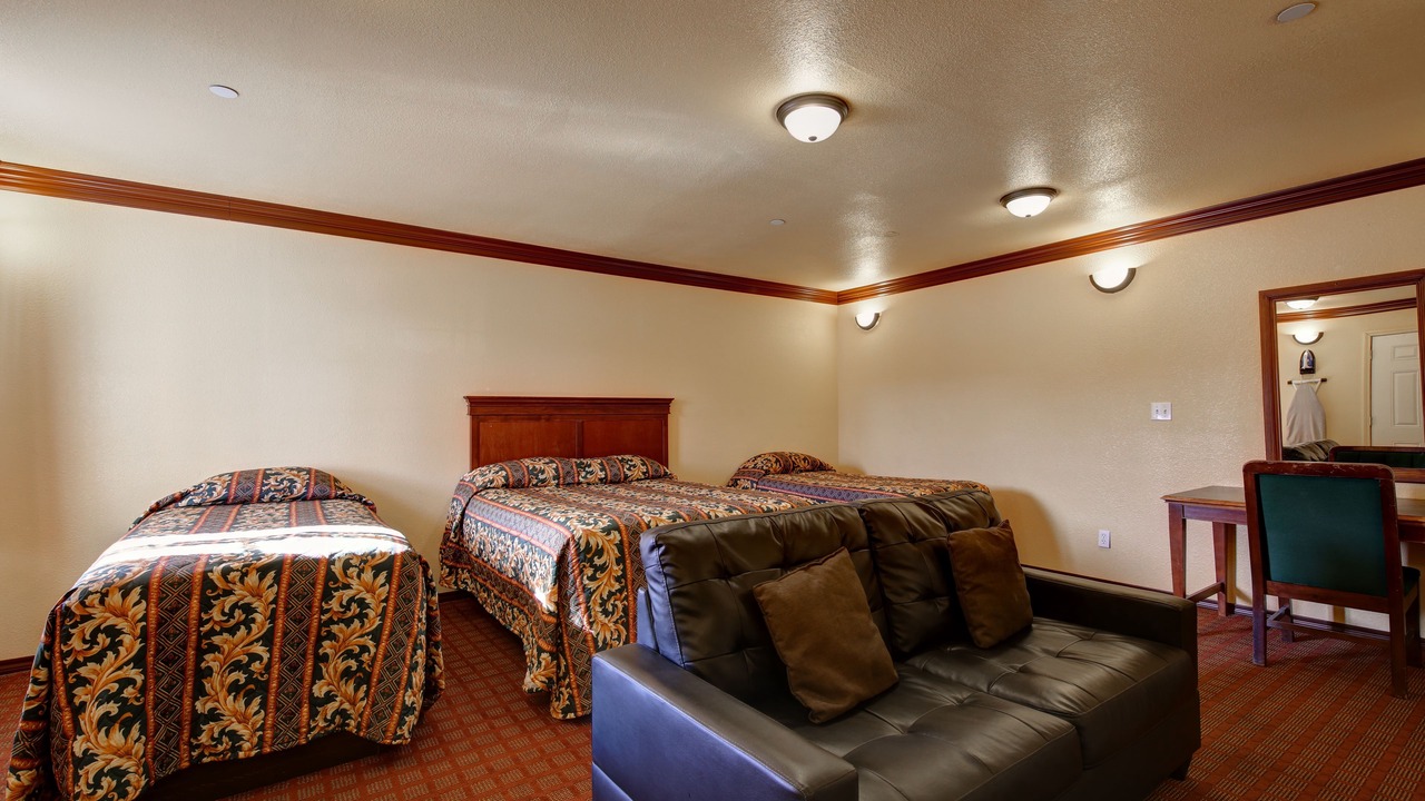 Photo of Livingroom in Lennox