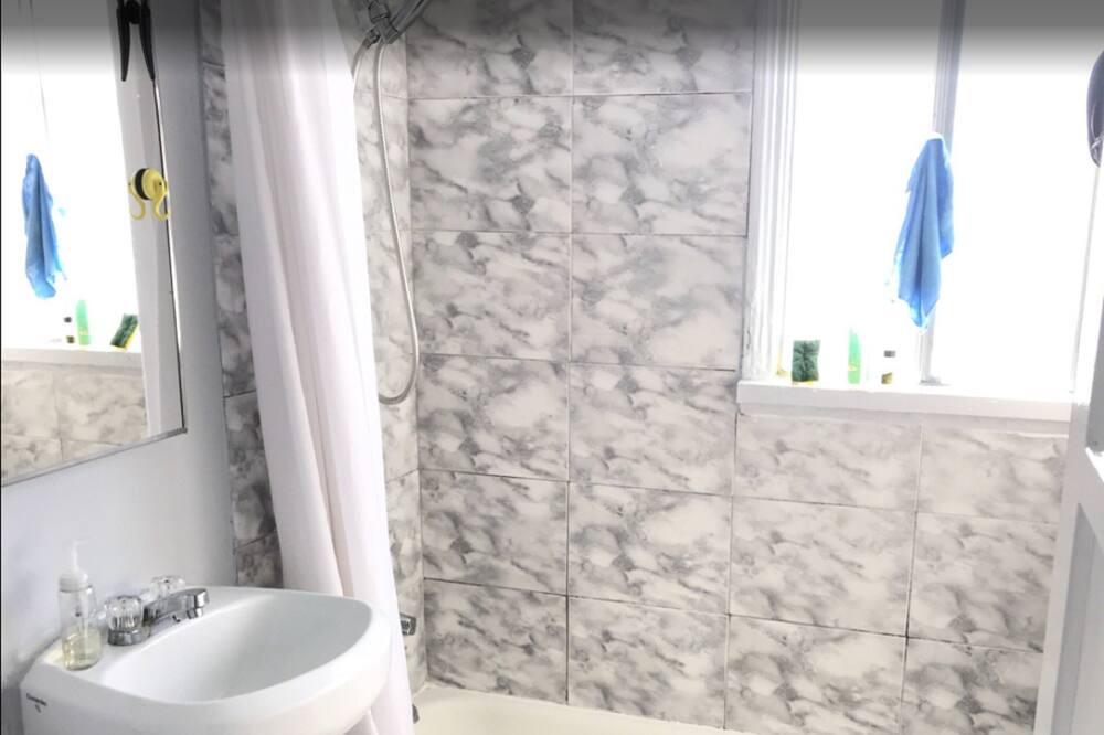 Photo of Bathroom in Sunset Park
