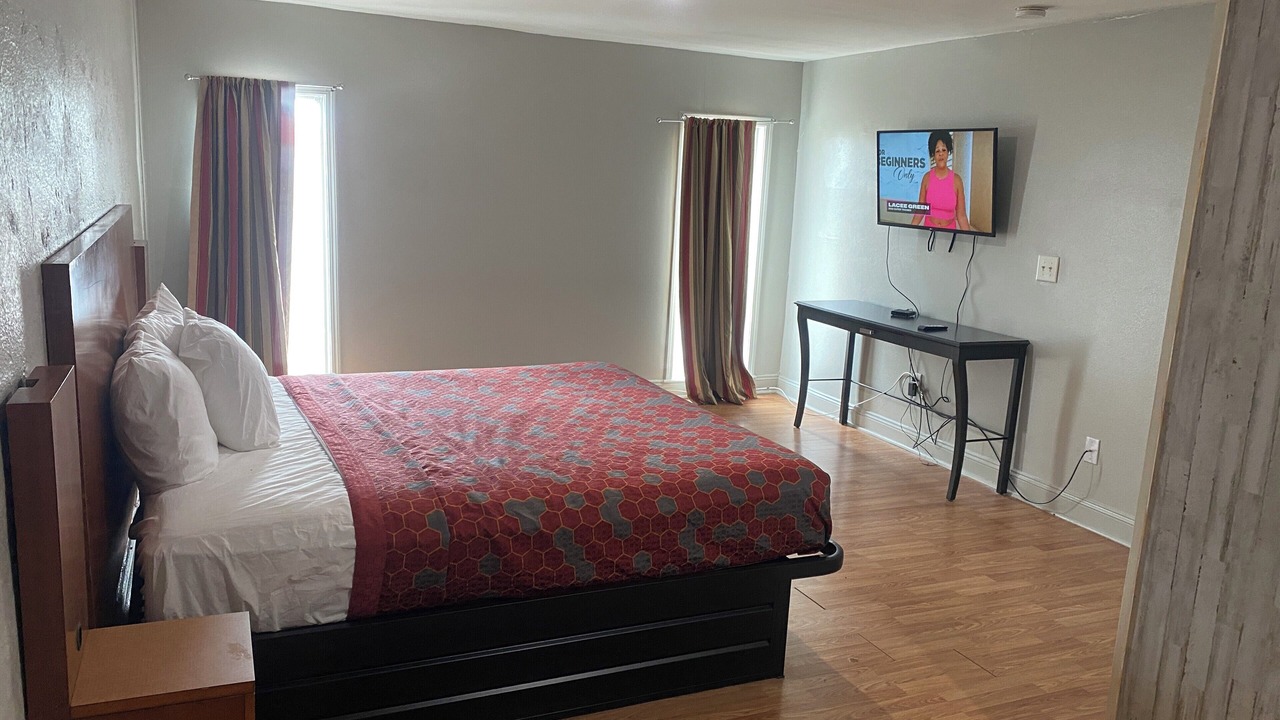 Photo of Bedroom in Pascagoula