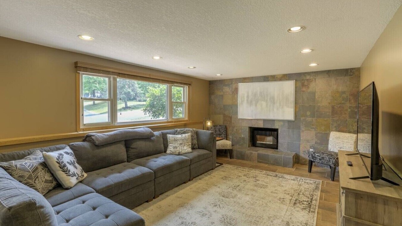 Photo of Livingroom in Eagan