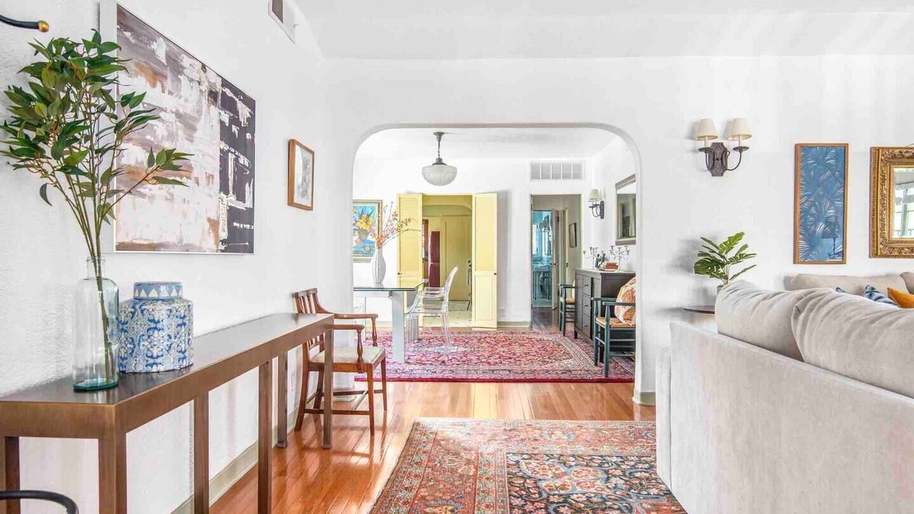 Photo of Livingroom in Beverly Grove