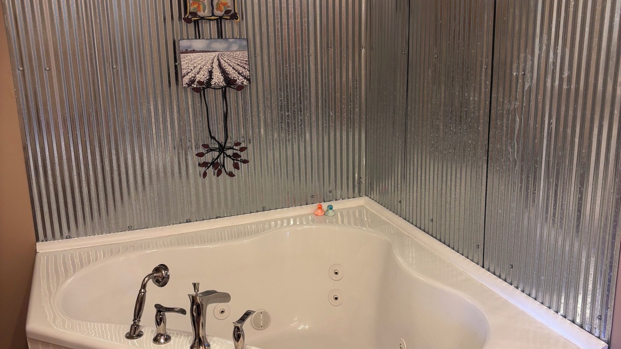 Photo of Bathroom in Deerwood
