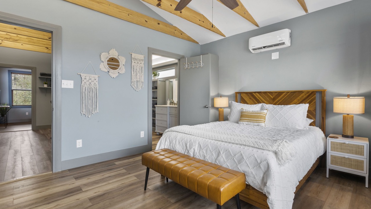 Photo of Bedroom in Waveland