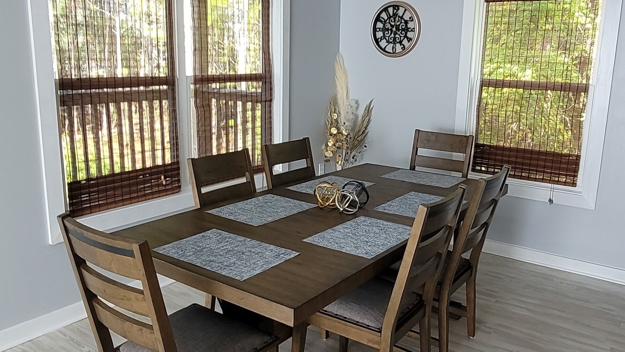 Photo of Livingroom in Henderson Point