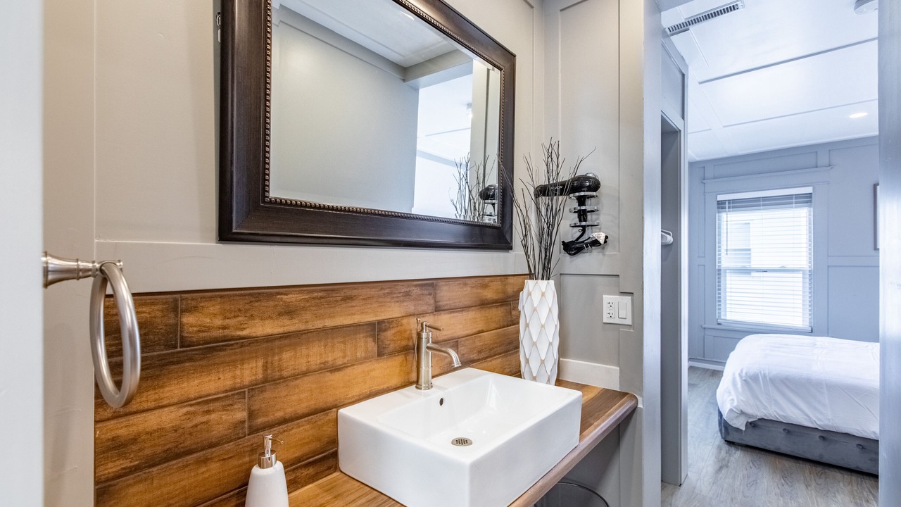 Photo of Bathroom in Kutzky Park