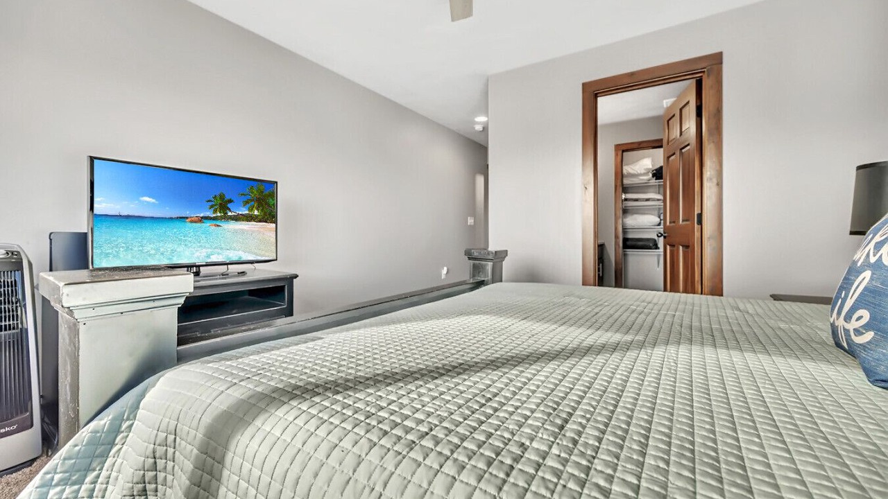 Photo of Bedroom in Spirit Lake