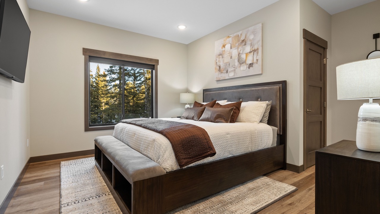 Photo of Bedroom in Lead