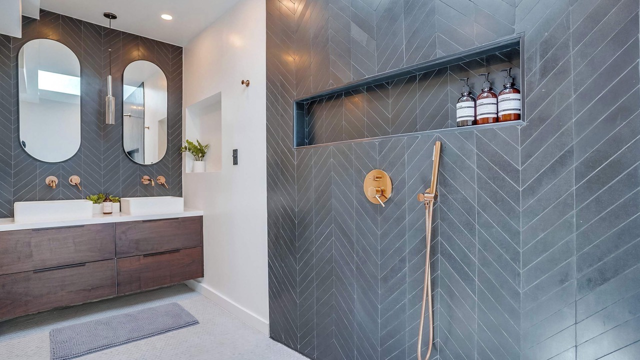 Photo of Bathroom in Melrose