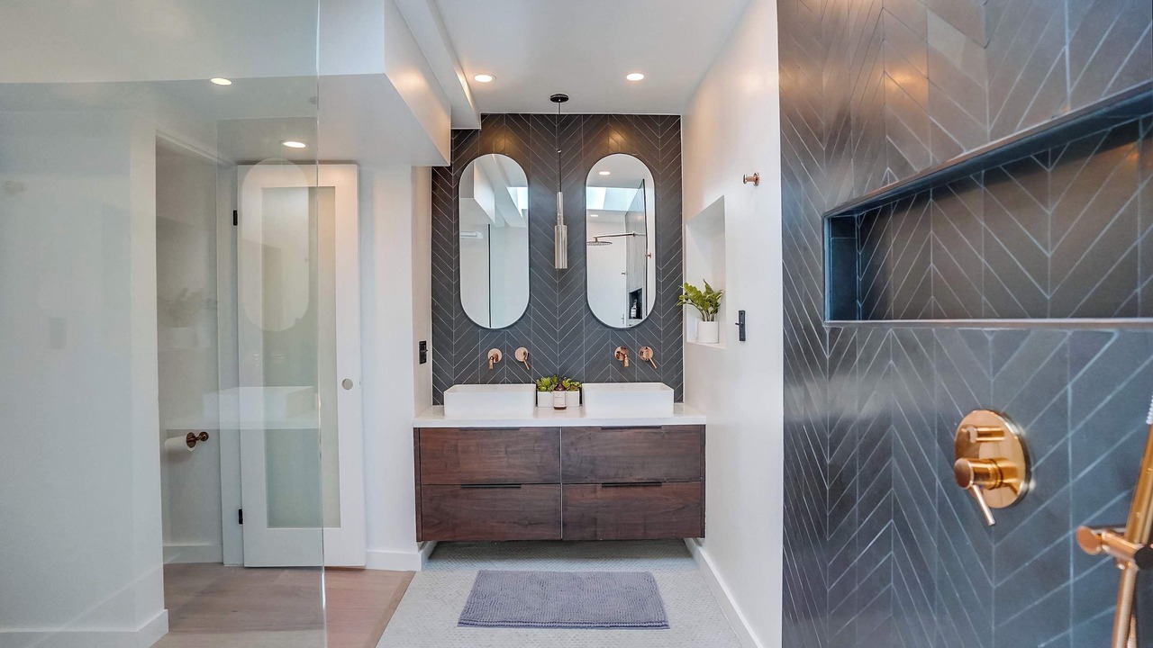 Photo of Bathroom in Melrose