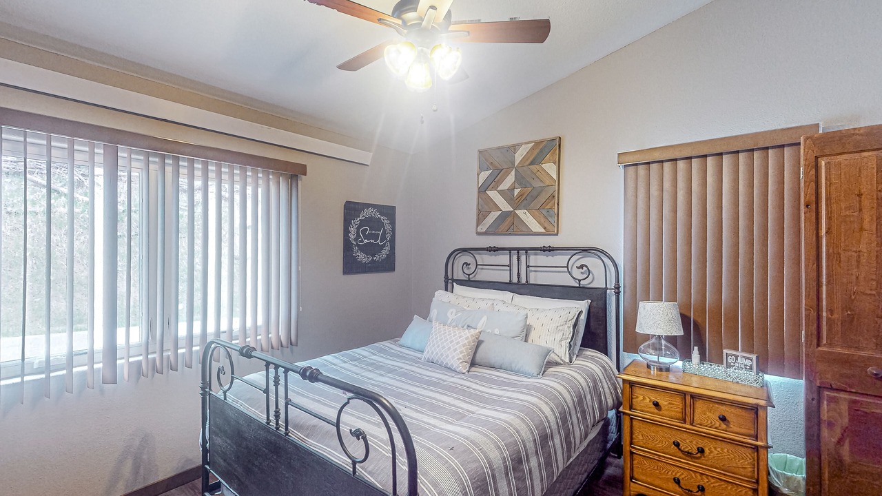Photo of Bedroom in Rimrock