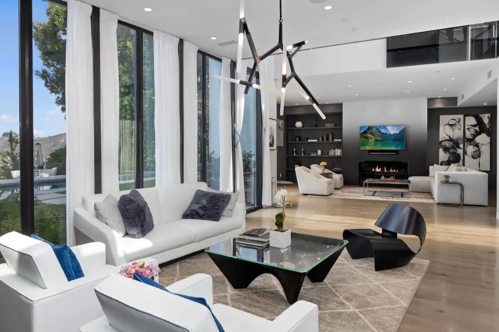 Photo of Livingroom in Beverly Hills
