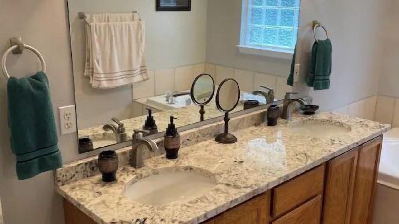 Photo of Bathroom in Ocean Springs