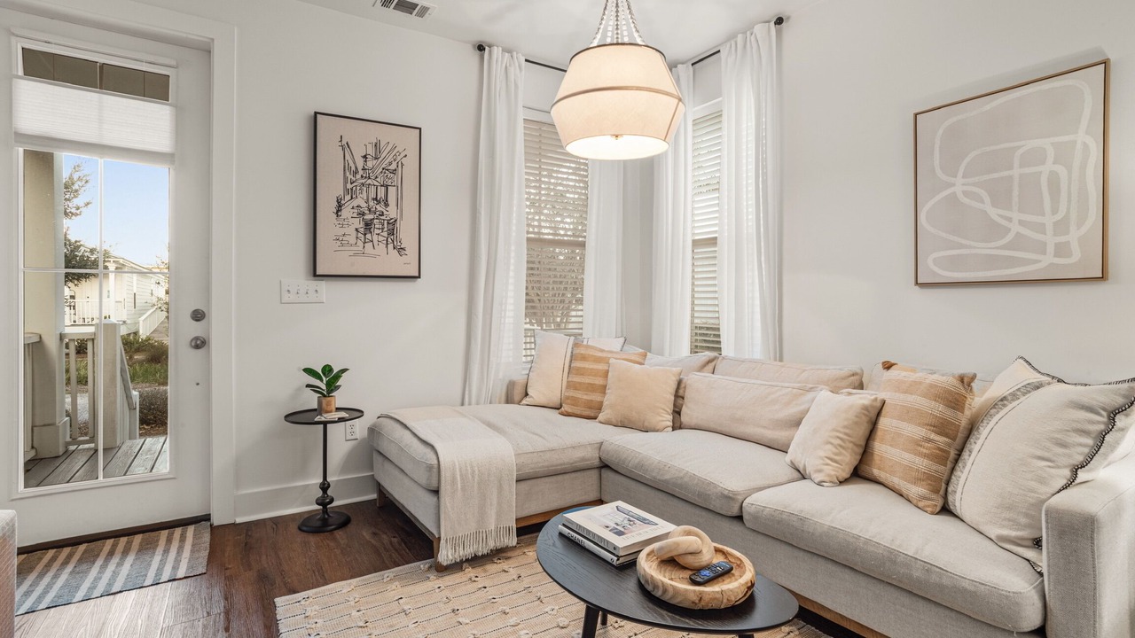 Photo of Livingroom in Ocean Springs