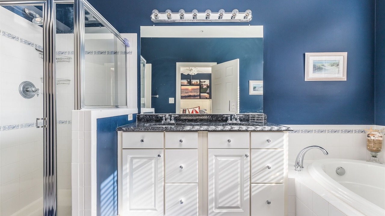 Photo of Bathroom in Sunset Island