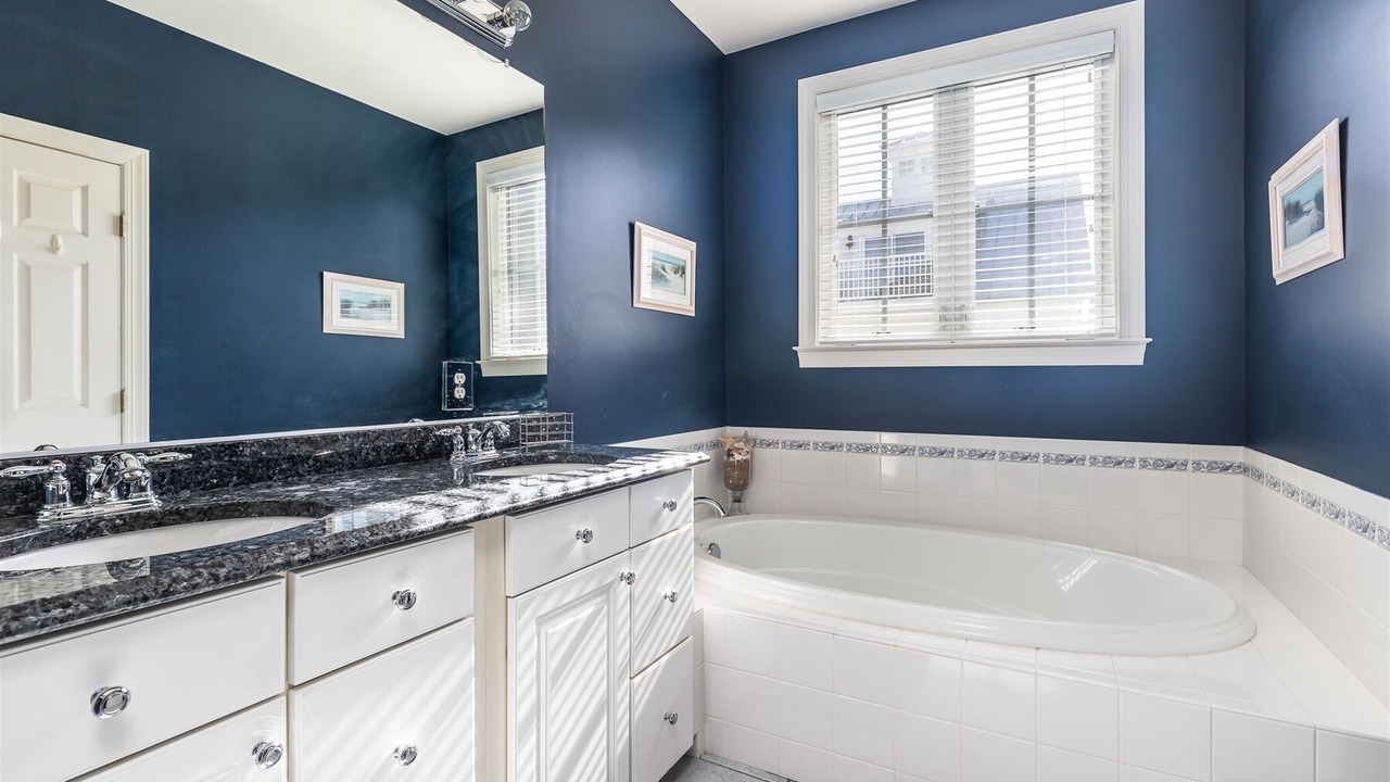 Photo of Bathroom in Sunset Island