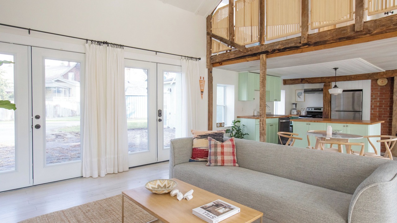 Photo of Livingroom in Prince Edward