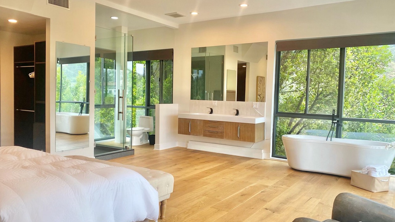 Photo of Bedroom in Hollywood Dell