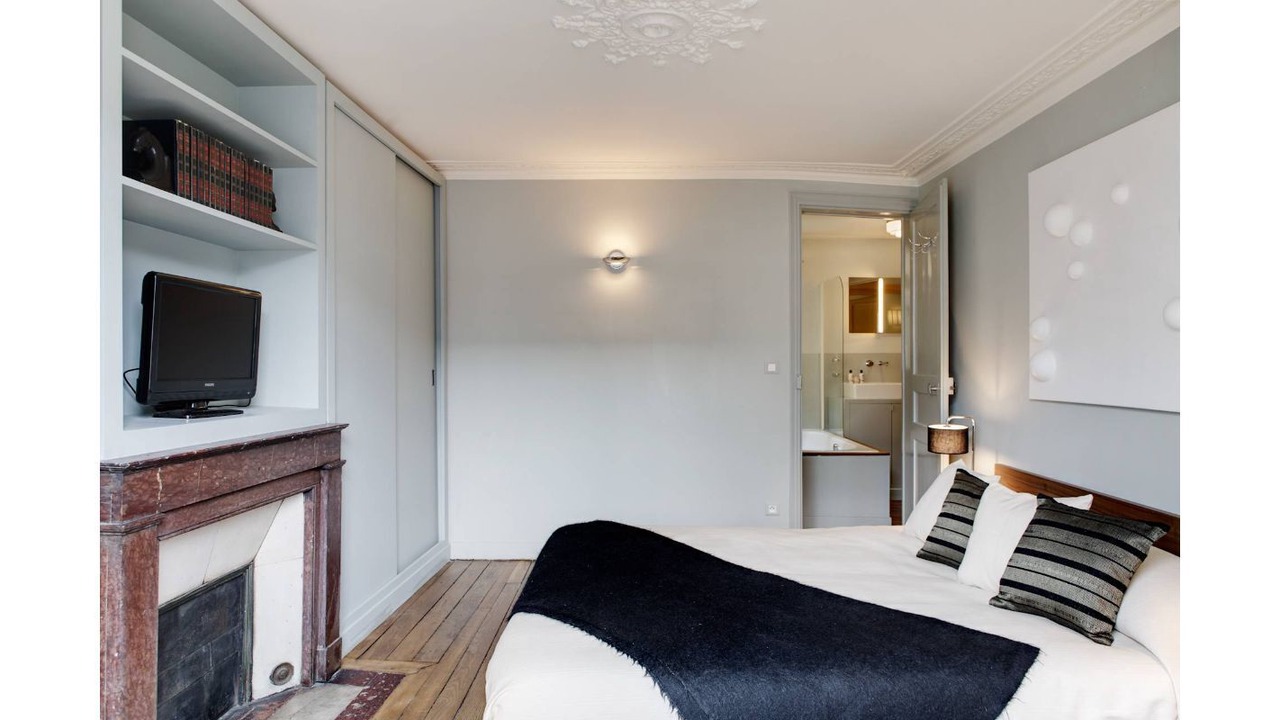 Photo of Bedroom in 2nd Arrondissement