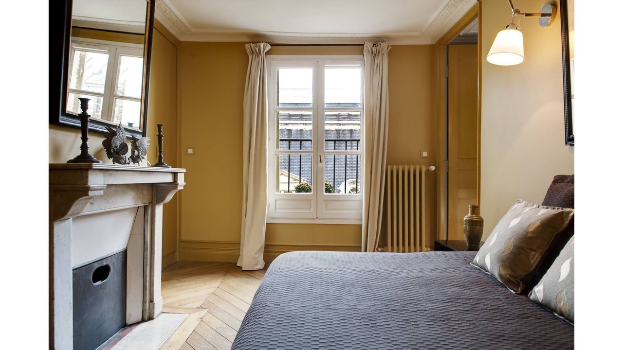 Photo of Bedroom in 2nd Arrondissement