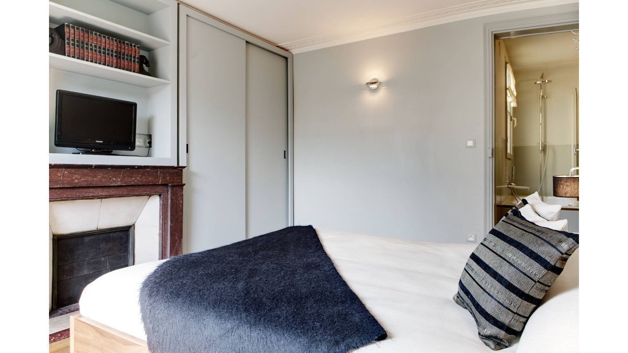 Photo of Bedroom in 2nd Arrondissement