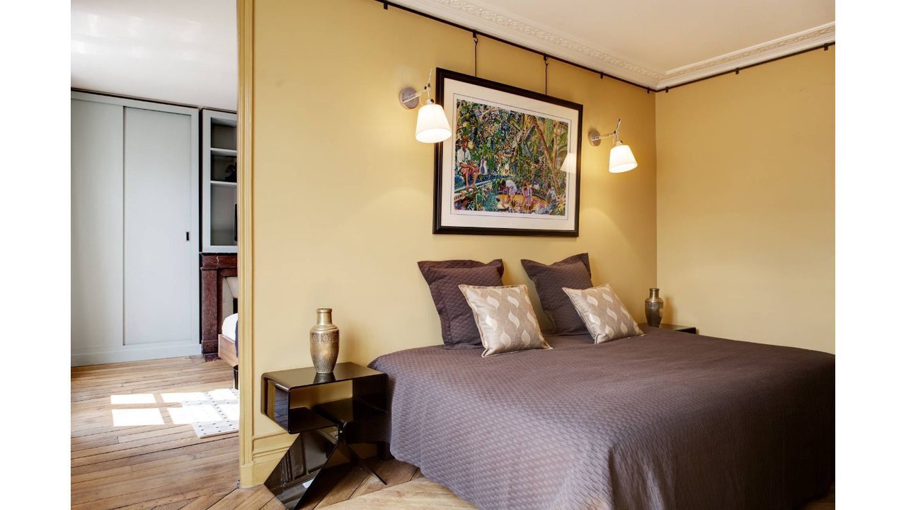 Photo of Bedroom in 2nd Arrondissement