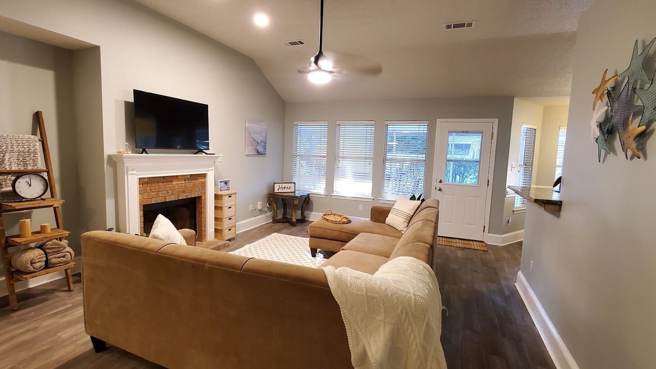 Photo of Livingroom in Gulf Park Estates