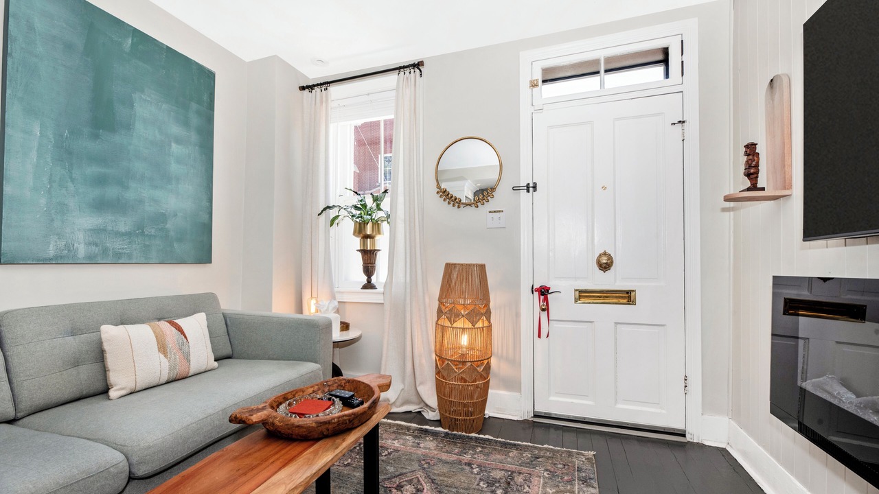 Photo of Livingroom in Downtown