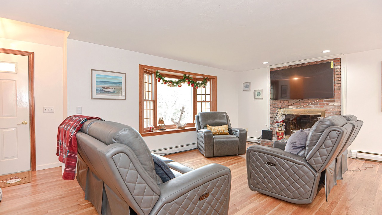 Photo of Livingroom in East Harwich