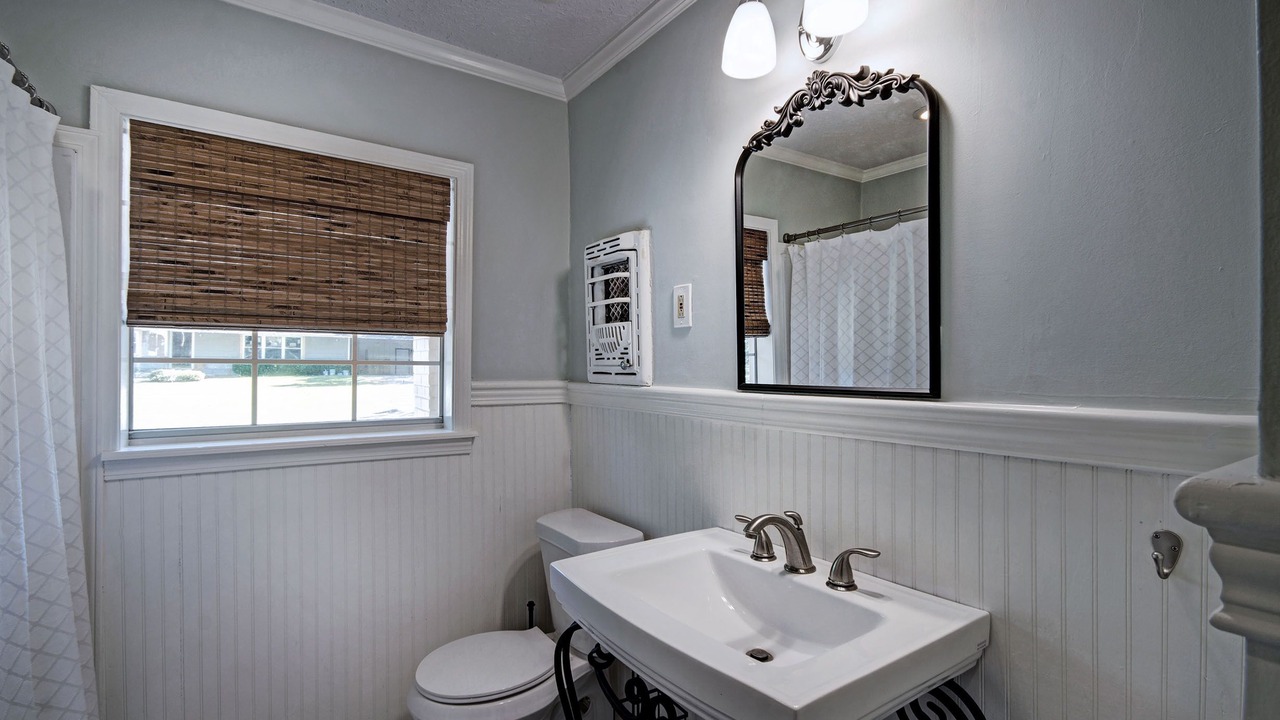 Photo of Bathroom in Fondren