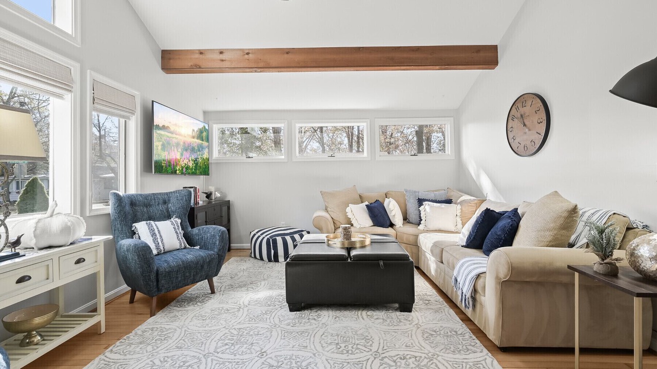 Photo of Livingroom in Shady Side
