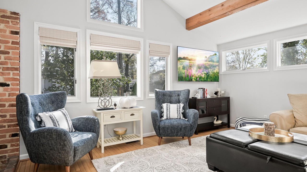 Photo of Livingroom in Shady Side